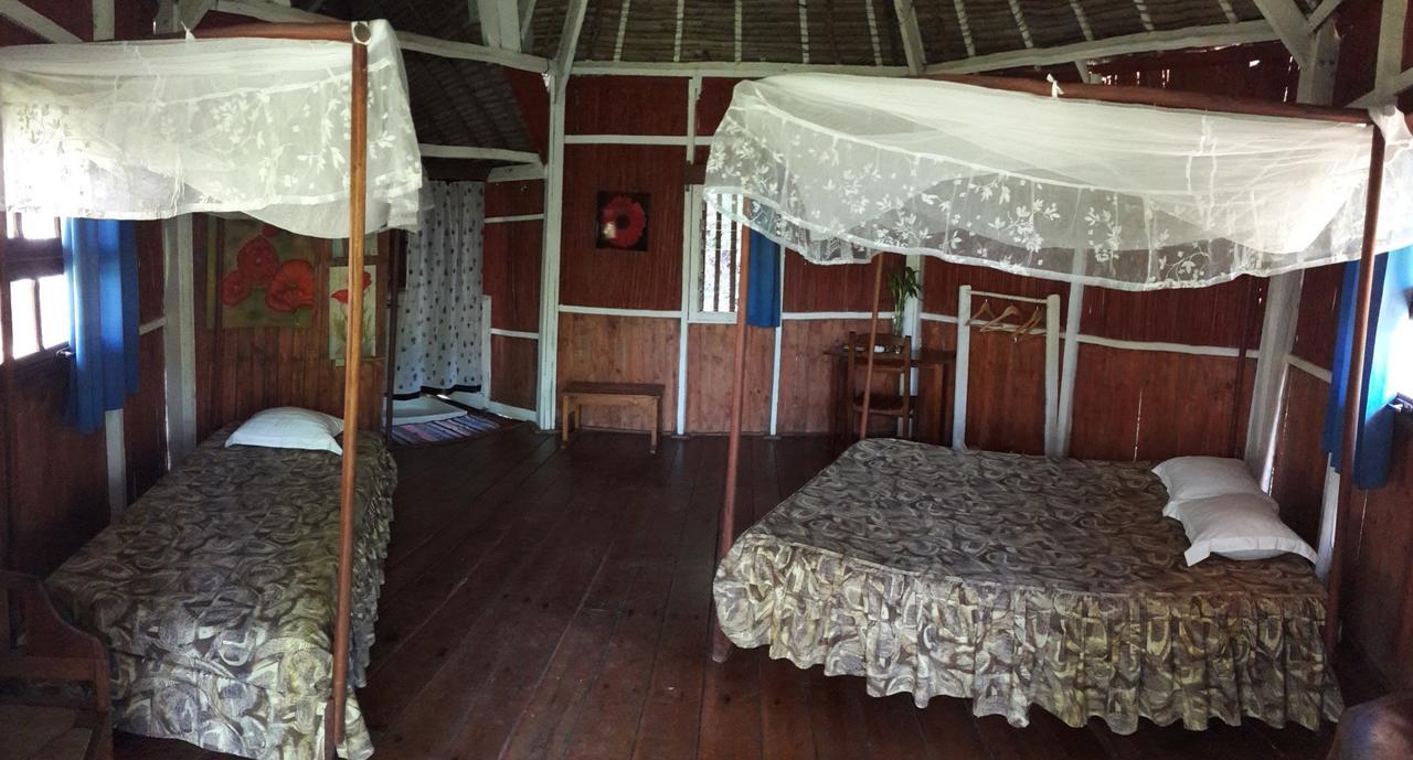Les Acacias Bungalows Manambolo Exterior photo