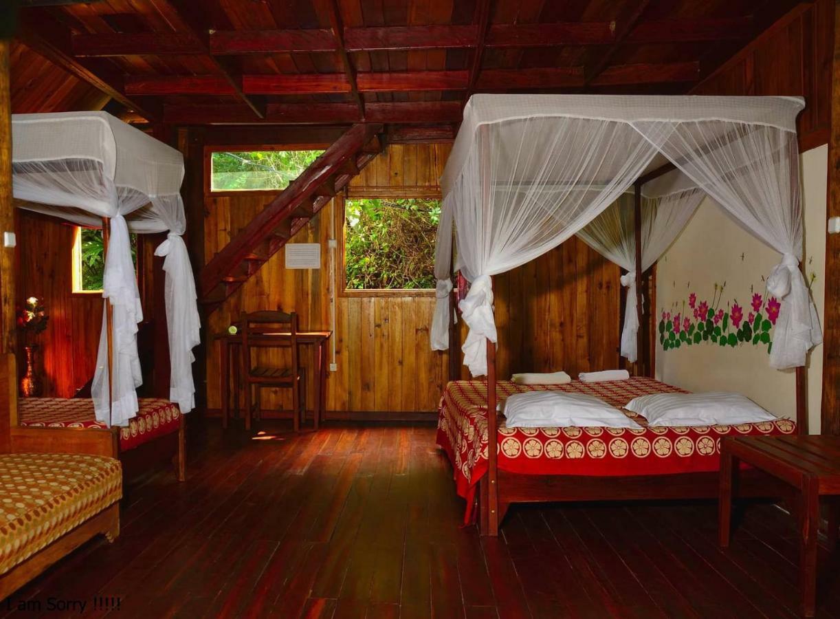 Les Acacias Bungalows Manambolo Exterior photo